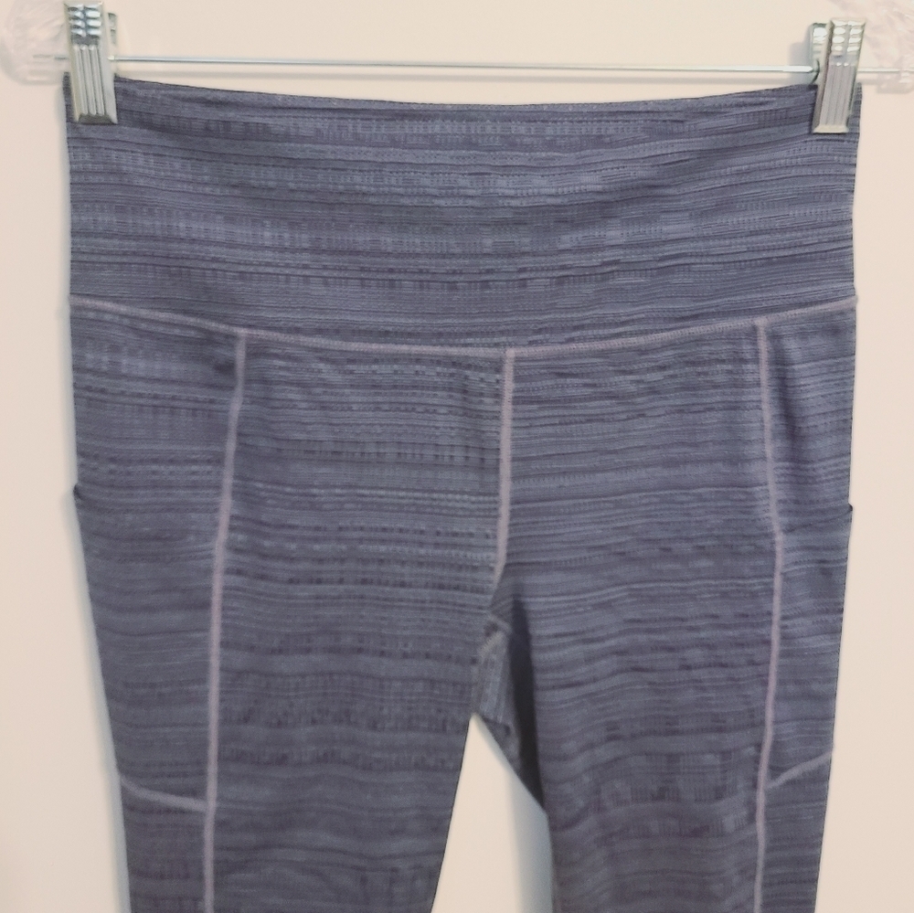 Athleta | Women's Blue Chat to Town Cropped Athletic Leggings (Size Medium) - Picture 3 of 13